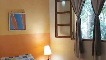 Design Room, 1 Queen Bed, Ensuite, Garden View | Egyptian cotton sheets, premium bedding, down duvets, pillow-top beds