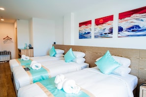 Triple Room, 3 Twin Beds | Premium bedding, free minibar, in-room safe, desk