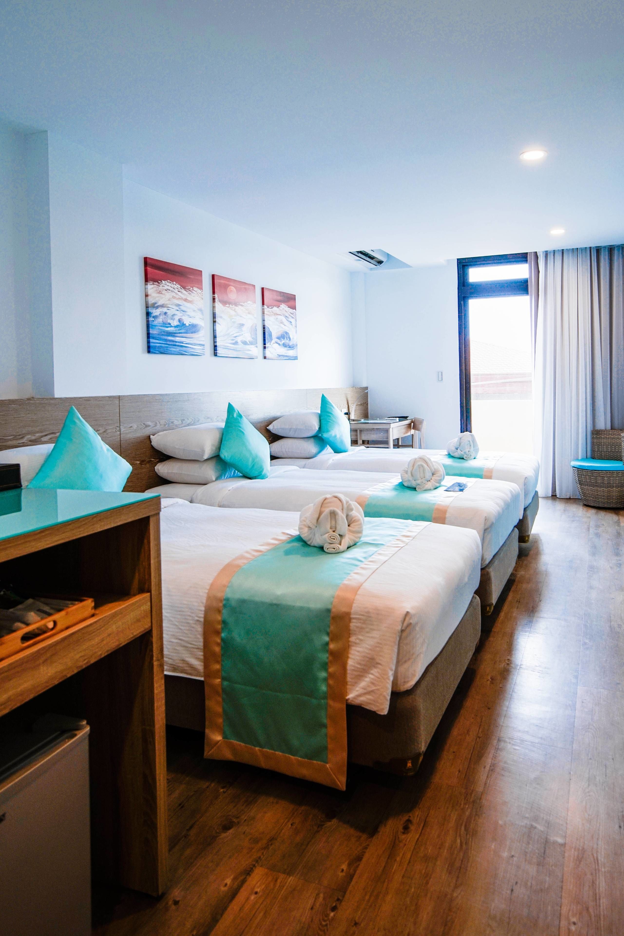 triple room, 3 single beds | premium bedding, free minibar, in-room safe, desk