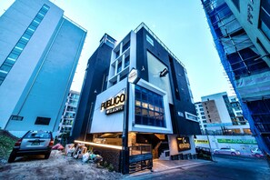 Front of property - Publico Hotel (Seogwipo)