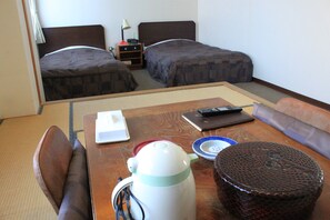 Living area - Hotel Kikuya (Hakodate)