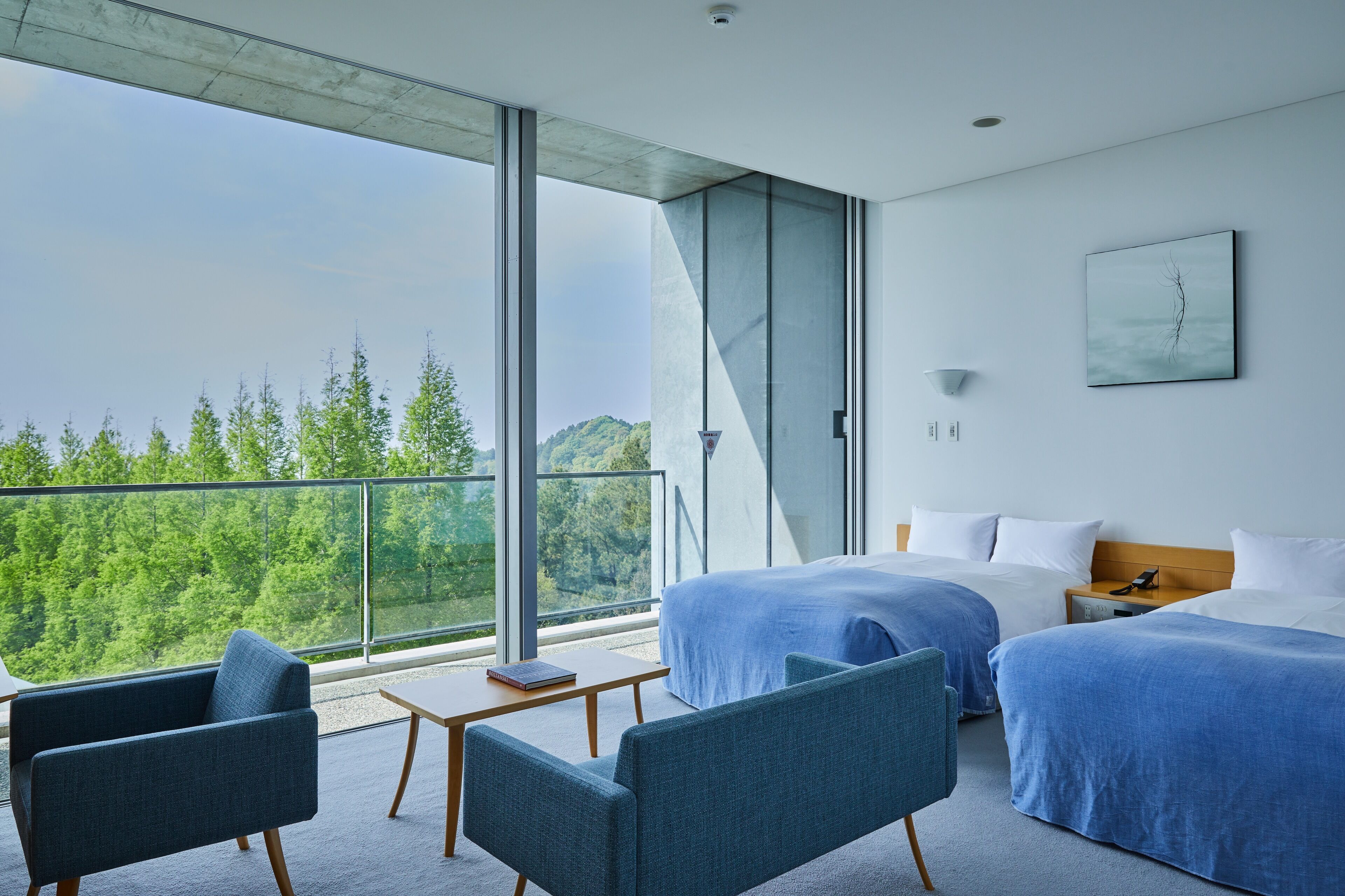 スイート 4 ベッドルーム コネクティングルーム オーシャンビュー | リビング エリア | 14 インチの薄型テレビ (デジタル放送視聴可)、テレビ、iPad