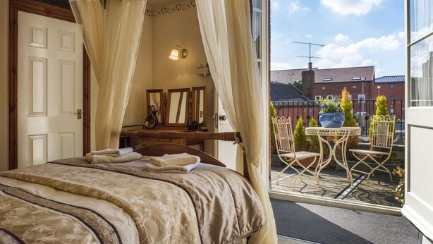 Dobbeltrom, balkong (Four Poster Bed)