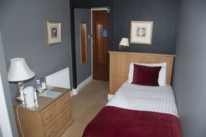 Bureau, fer et planche à repasser, Wi-Fi gratuit, draps fournis