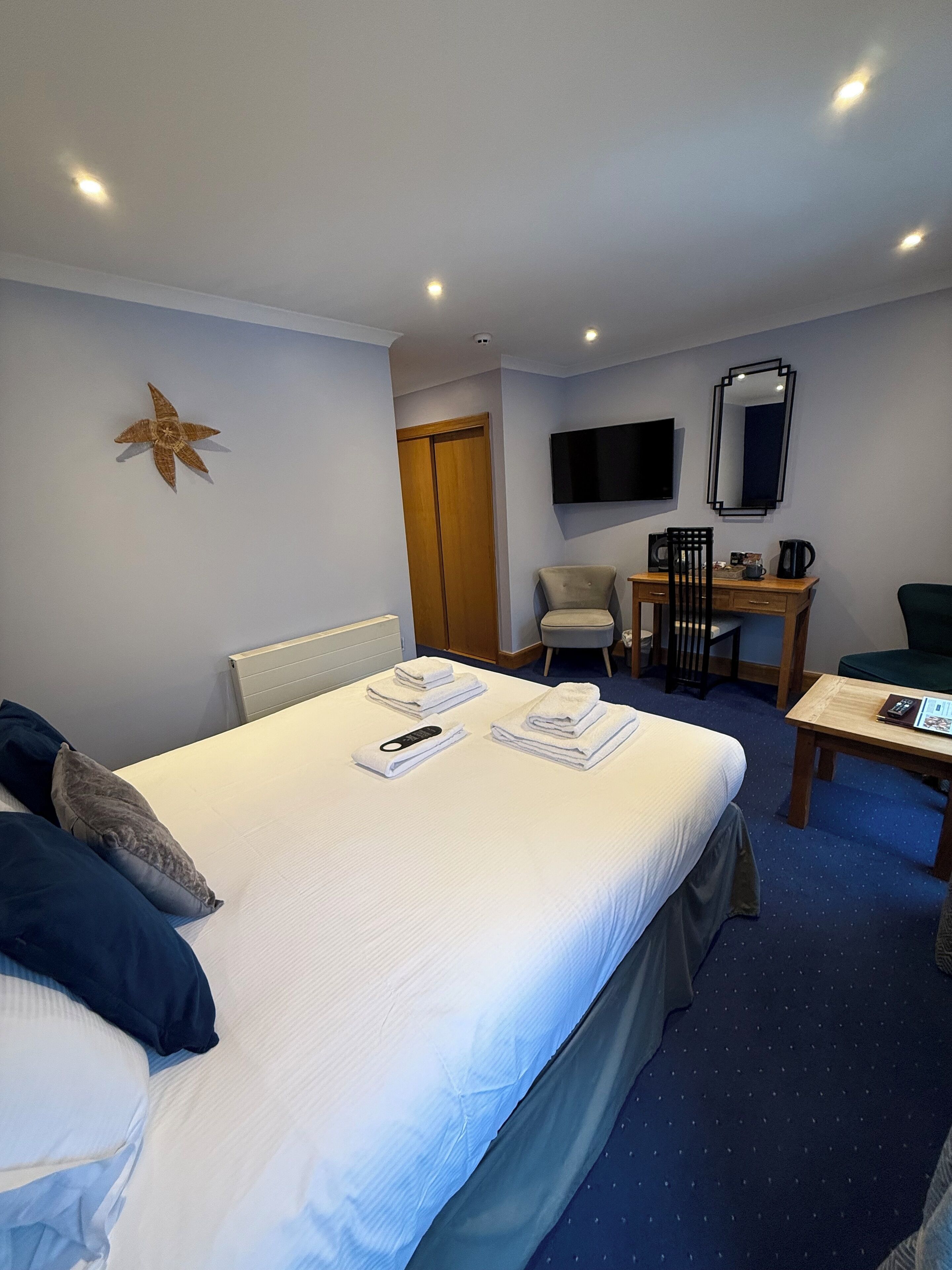 Double Room (Room 6)