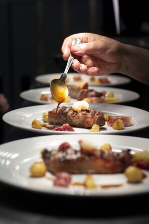 Mittagessen und Abendessen, internationale Küche