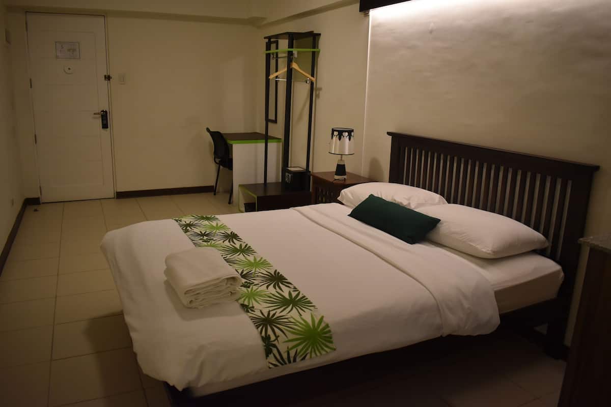 In-room safe, desk, bed sheets, wheelchair access