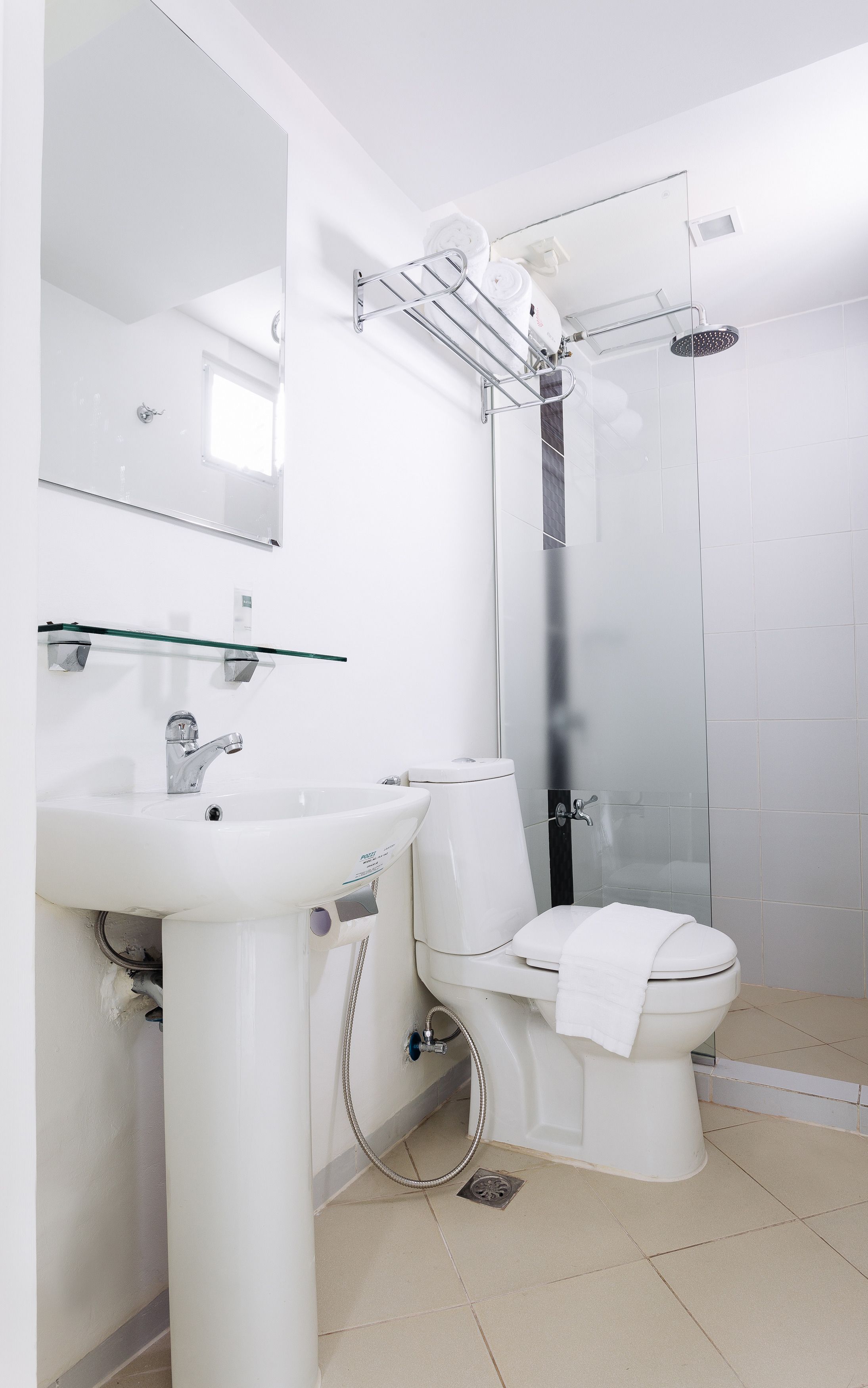 shower, free toiletries, towels