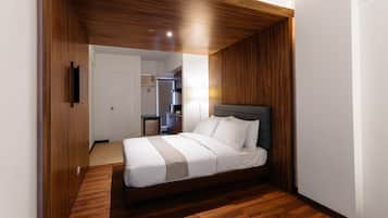 Estúdio premier, 1 cama de casal | Cofres nos quartos, escrivaninha, roupa de cama