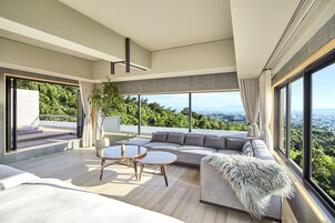 Presidential Studio Suite, 1 Bedroom, Non Smoking, City View | Premium bedding, in-room safe, blackout drapes, soundproofing