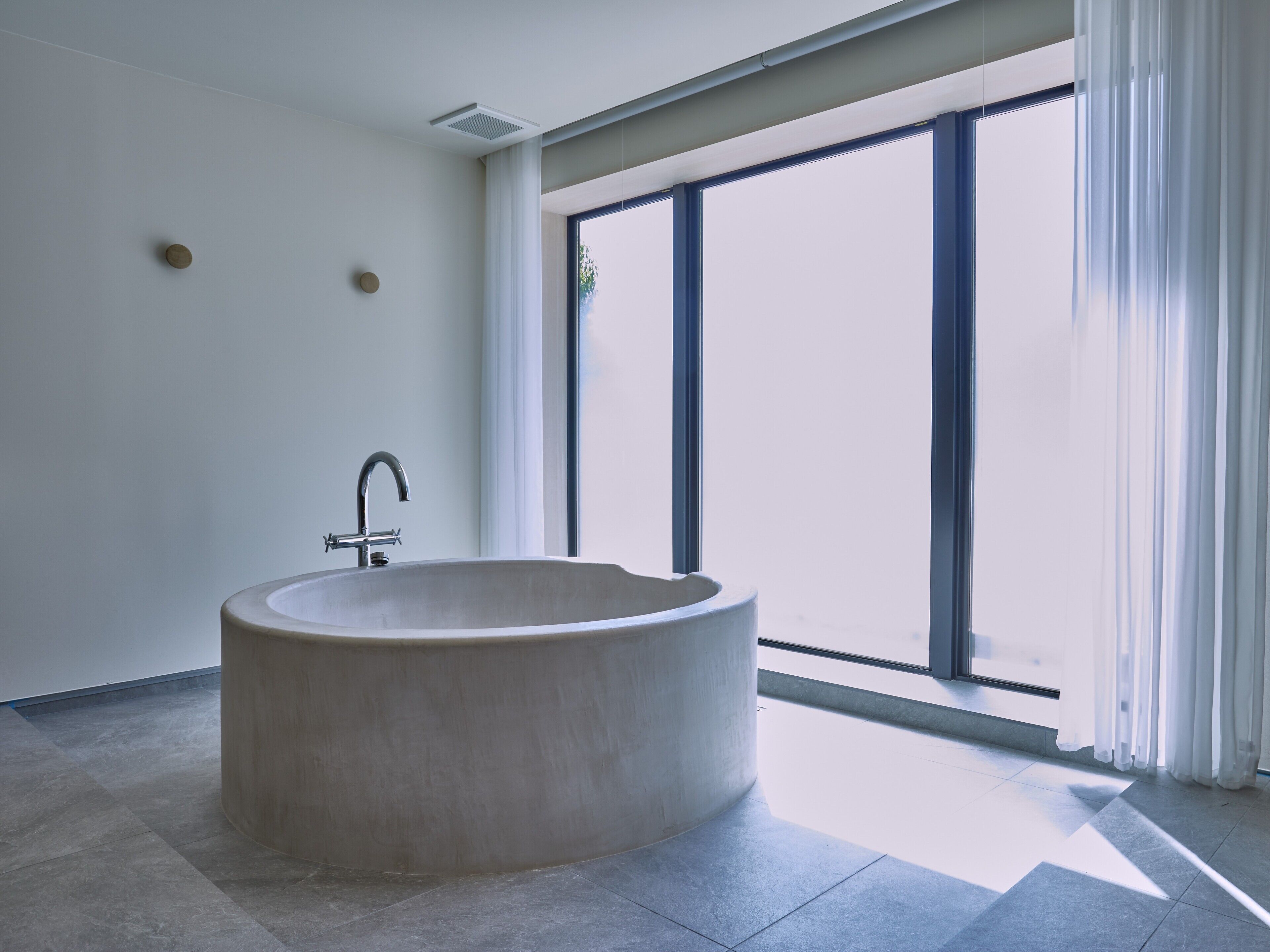 superior studio suite, 1 bedroom, non smoking, pool view | bathroom | separate bathtub and shower, free toiletries, hair dryer, bathrobes