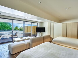 Standard Studio Suite, 1 Bedroom, Non Smoking, Pool View | Premium bedding, in-room safe, blackout drapes, soundproofing