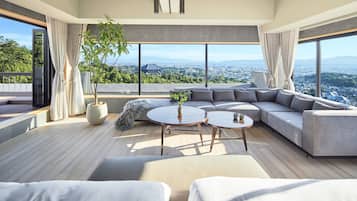 Presidential Studio Suite, 1 Bedroom, Non Smoking, City View | Premium bedding, in-room safe, blackout drapes, soundproofing