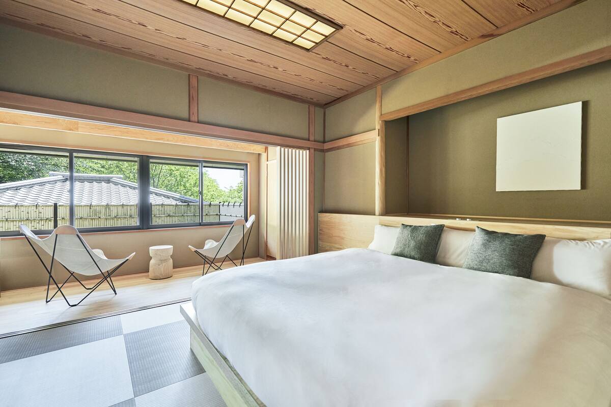 Comfort Double Room, 1 King Bed, Non Smoking, Courtyard View | Premium bedding, in-room safe, blackout curtains, soundproofing