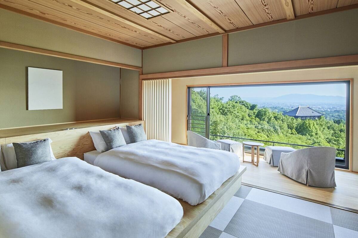 Premium bedding, in-room safe, blackout curtains, soundproofing
