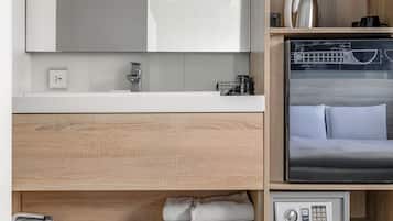 Standard dubbelrum | Badrum | Dusch, regndusch, hårtork och bidé