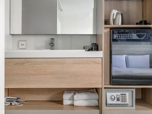 Dobbeltrom – standard | Bad | Dusj, regndusjhode, hårføner og bidé