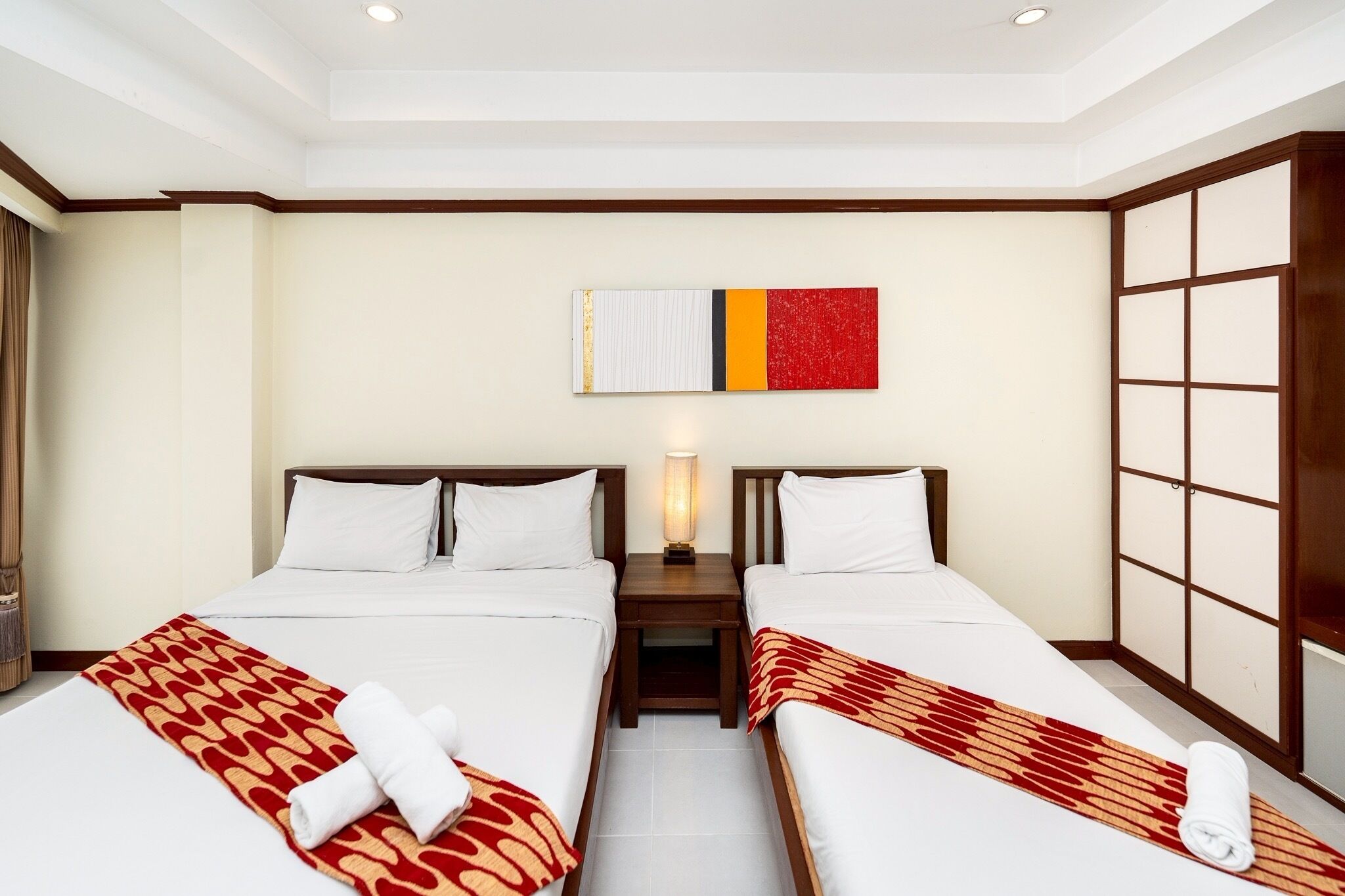 family room | hypo-allergenic bedding, minibar, in-room safe, individually decorated