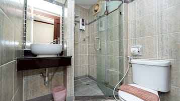 Cabezal de ducha tipo lluvia, artículos de tocador gratuitos