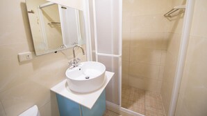 حمام | تجهيزات دش، مجففات شعر، خف للقدمين، مناشف