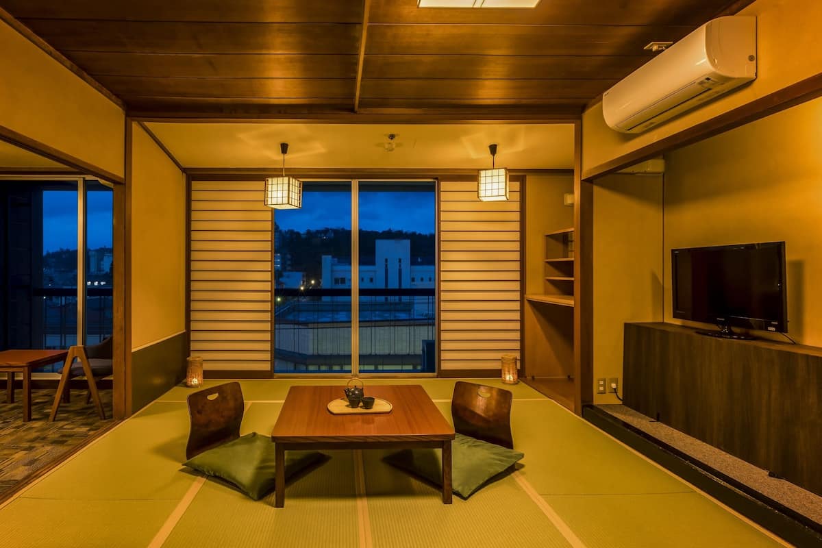 Superior Japanese-Western style room with bath,Non-Smoking | 1 bedroom, in-room safe, desk, iron/ironing board