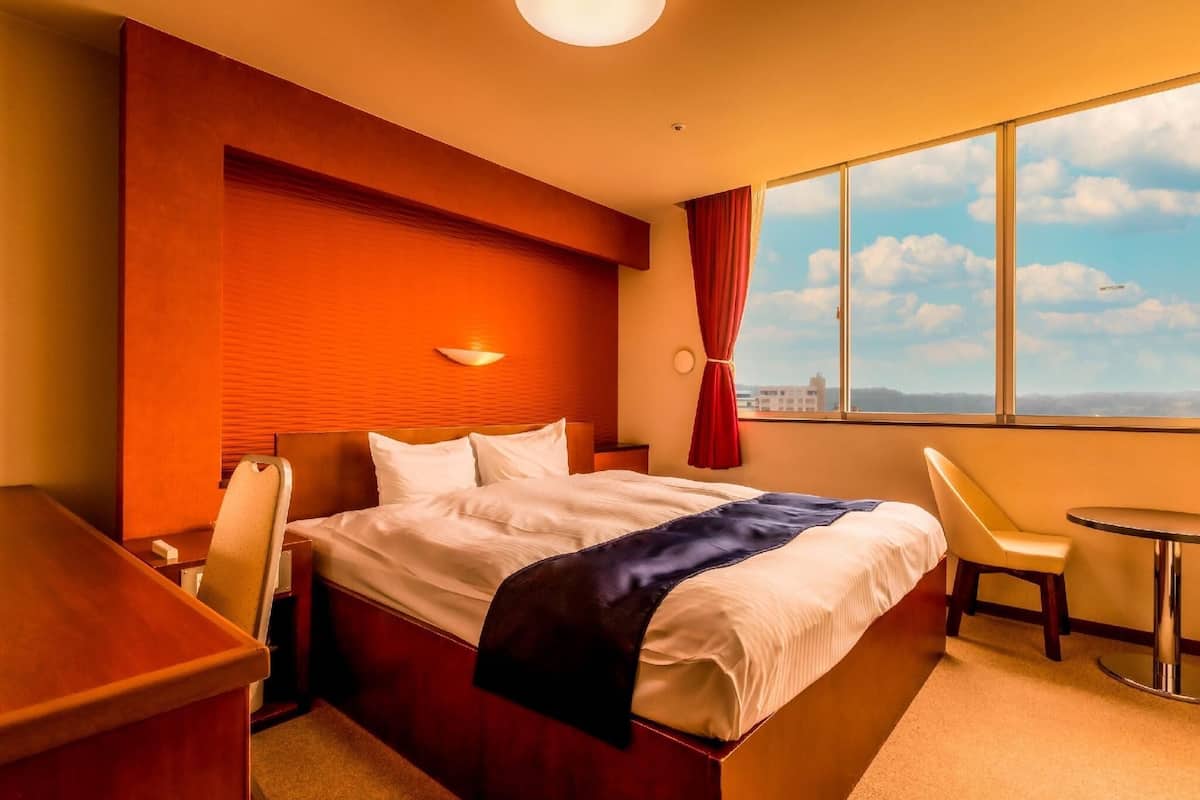 Economy-Doppelzimmer, Nichtraucher (Western-style with bath) | Zimmersafe, Schreibtisch, Bügeleisen/Bügelbrett, kostenloses WLAN