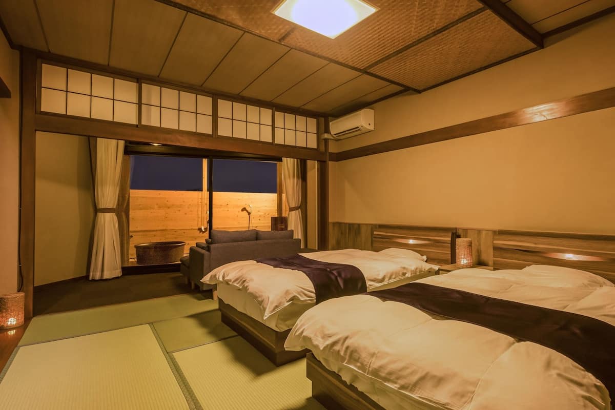 Camera Superior, non fumatori (12 Tatami with Open-air Bath, No View) | 1 camera, una cassaforte in camera, una scrivania, postazione laptop