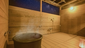 Superior Room, Non Smoking (12 Tatami with Open-air Bath, No View) | Peti besi dalam bilik, meja, ruang kerja komputer riba, Wi-fi percuma 