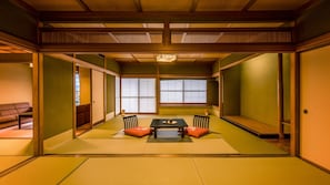 In-room safe, desk, laptop workspace, free WiFi - Ooedo Onsen Monogatari Premium Kaga Maruya (Kaga)