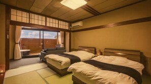 Superior-rum - icke-rökare (10 Tatami with Open-air Bath, No View) | Badrum | Tofflor och handdukar