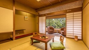 Standardzimmer, Nichtraucher (Japanese Style 3-pax Room with bath)