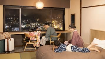 Habitación estándar, para no fumadores (Japanese Style 2-pax with bath) | Caja de seguridad en la habitación, escritorio y wifi gratis