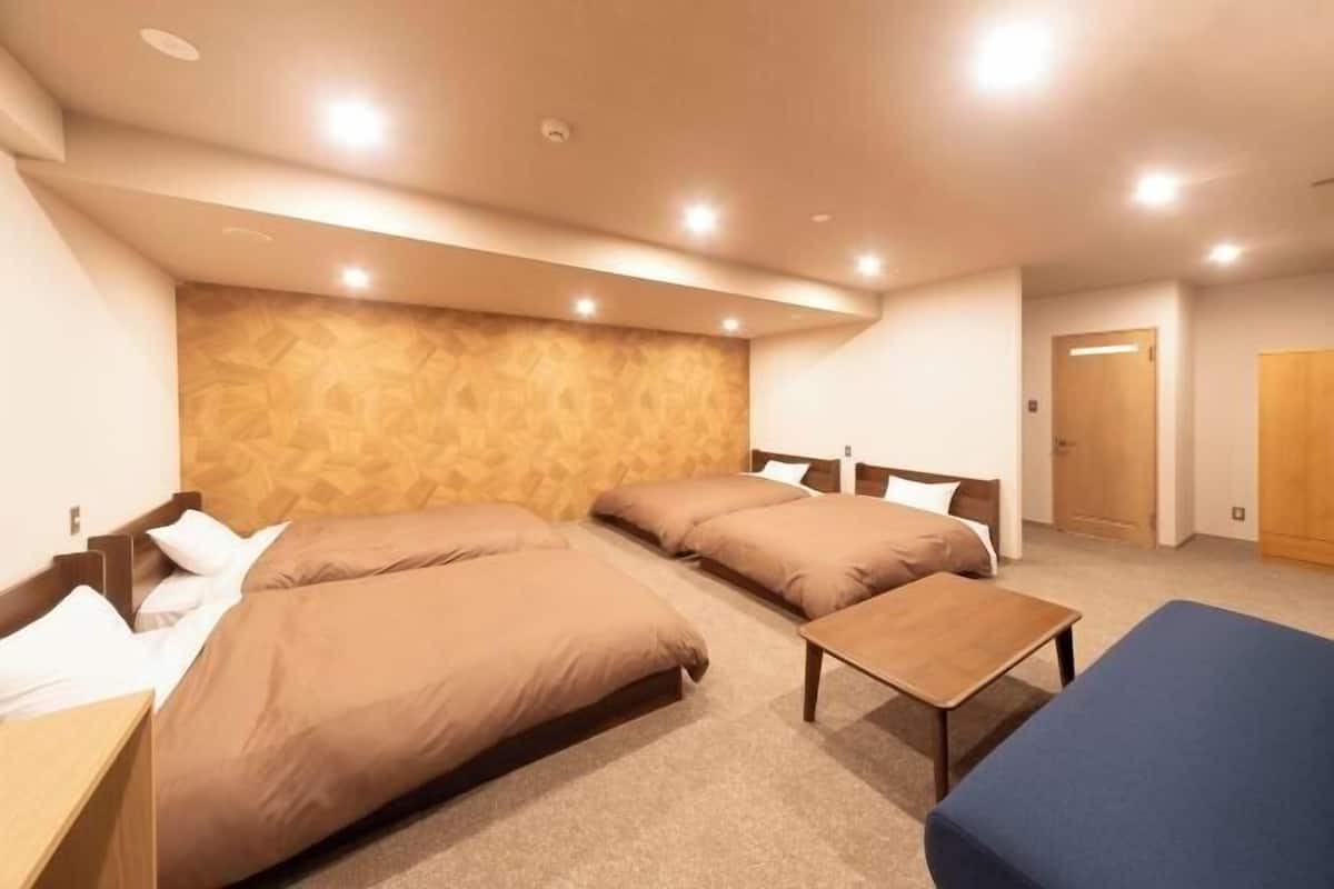 In-room safe, desk, free WiFi, bed sheets