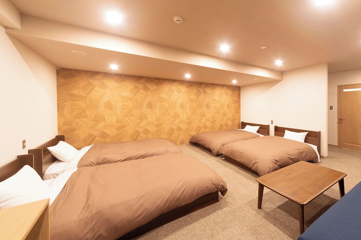 Phòng Superior, không hút thuốc (Western Style 5-pax without bath) | 1 phòng ngủ, két bảo mật tại phòng, bàn
