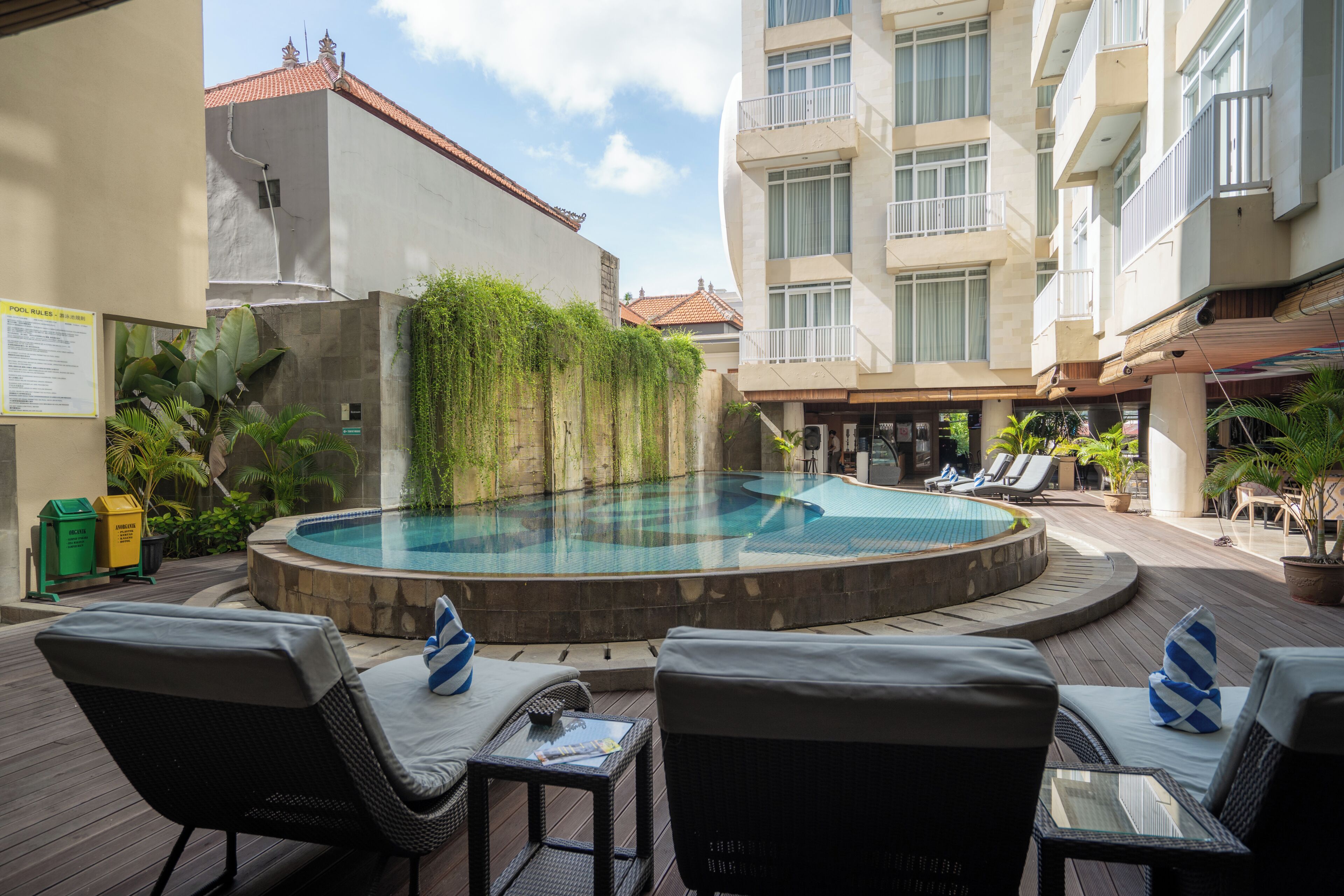 Photo - Bedrock Hotel Kuta