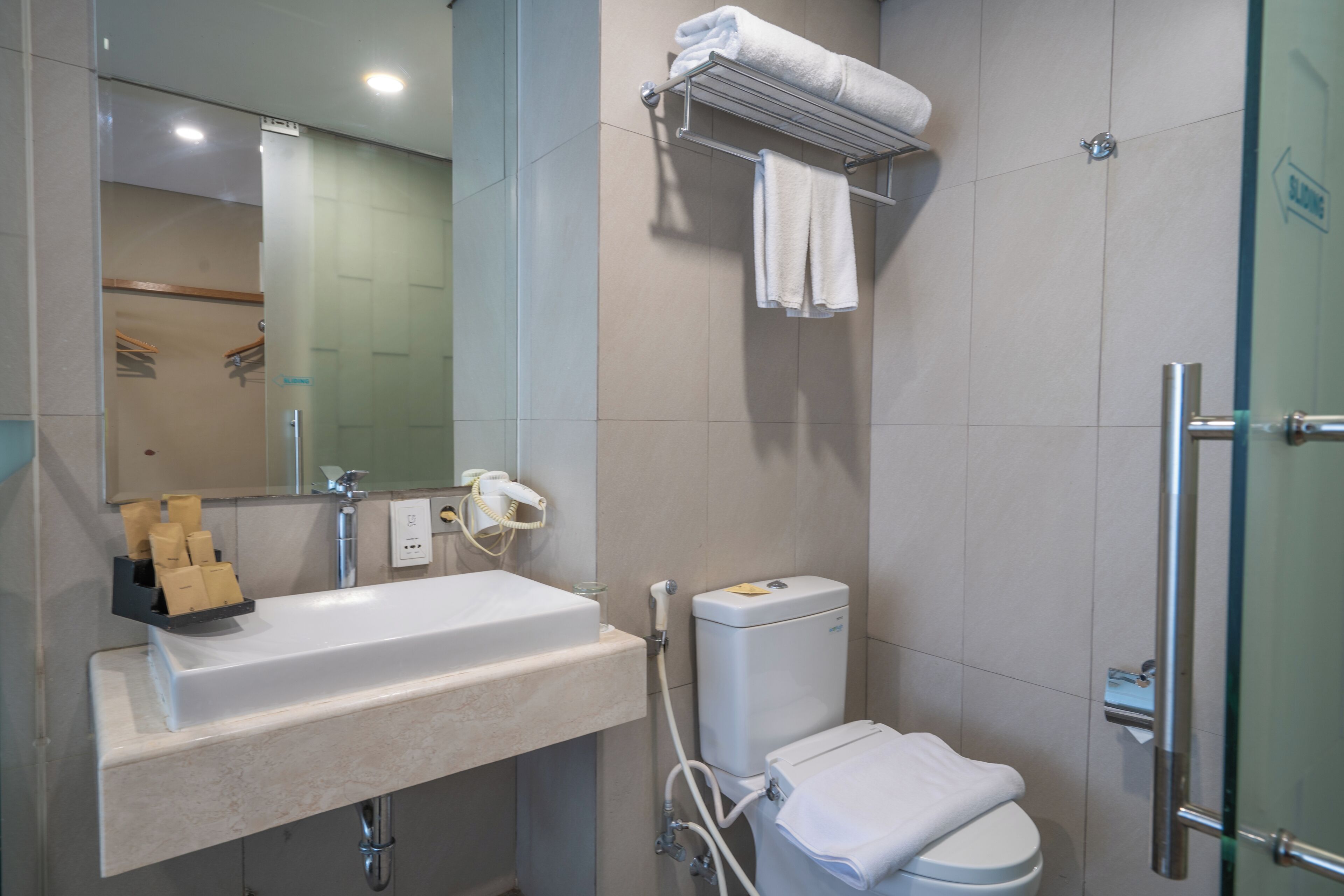 Photo - Bedrock Hotel Kuta