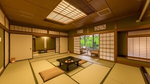 Habitación superior, para no fumadores (Japanese Style 2R, Open-air Bath, 10P) | Caja de seguridad en la habitación, escritorio y wifi gratis 