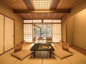 Superior Japanese Style 2-Room 10-pax Room with bath, Non-Smoking | In-room safe, desk, free WiFi