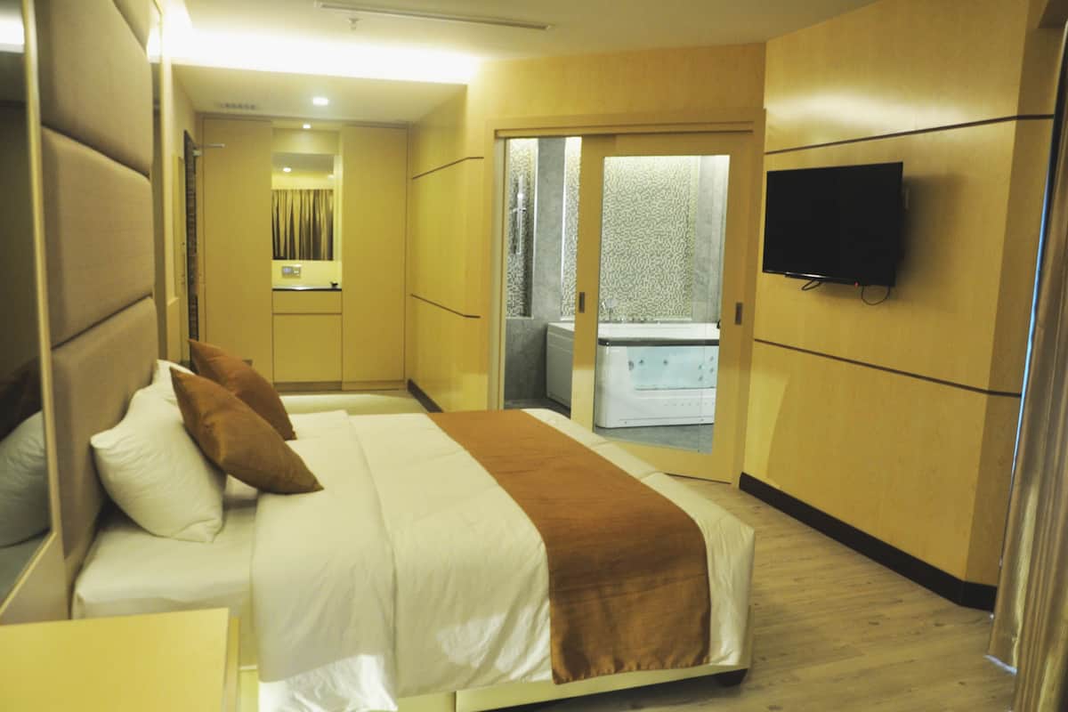 Suite estudio (Studio) | Minibar, caja de seguridad en la habitación y escritorio