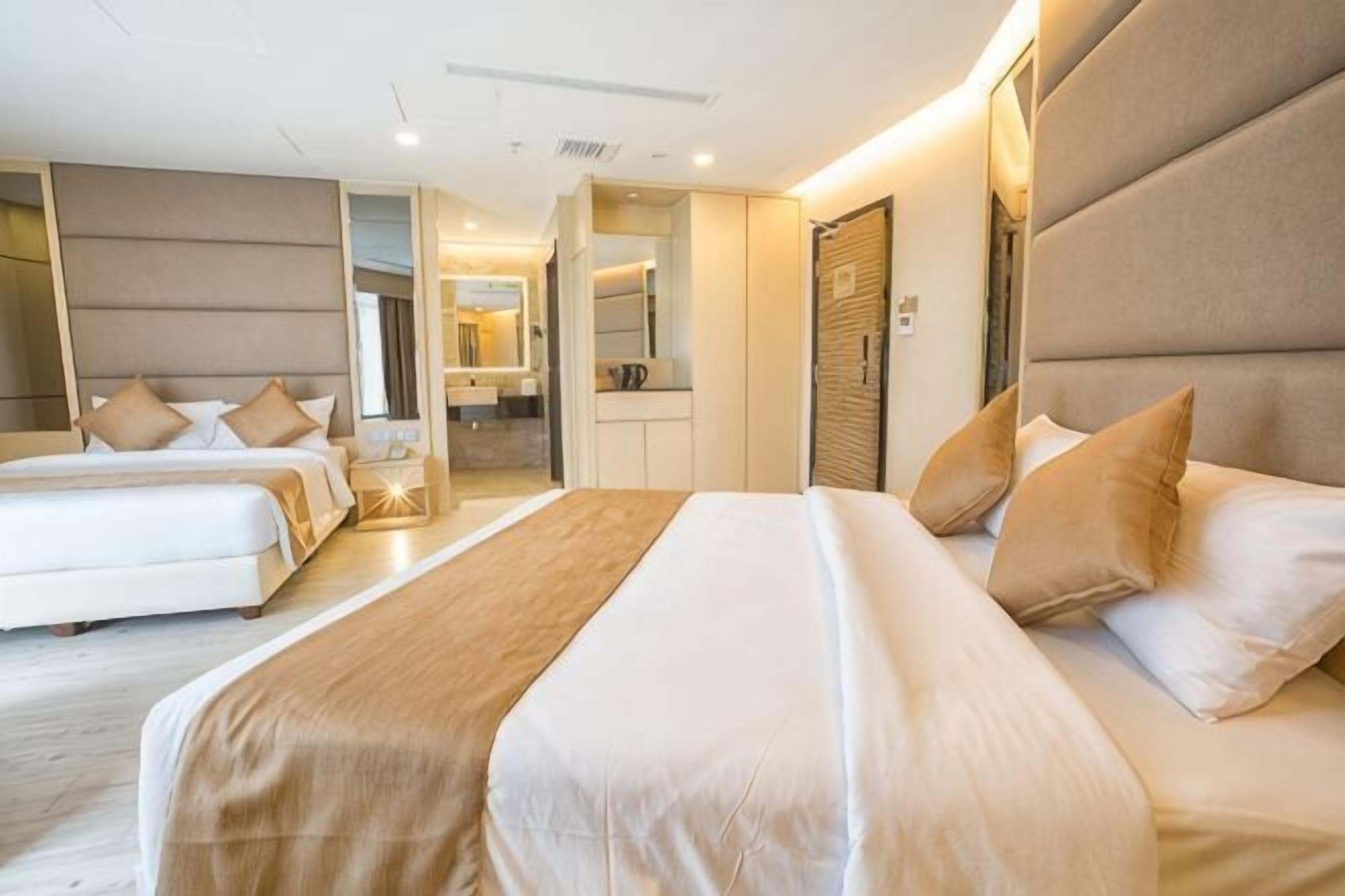Minibar, in-room safe, desk, blackout drapes