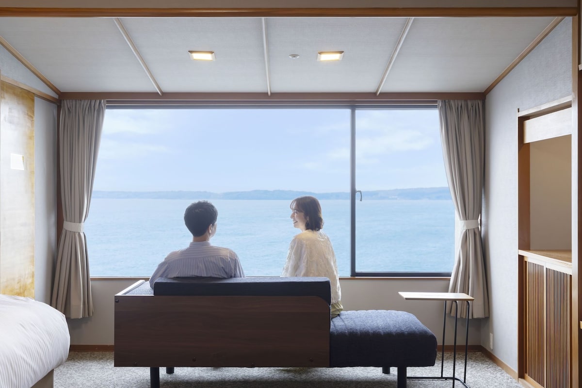 Superior Japanese-Western Room Twin With Bath Non-Smoking | In-room safe, desk, WiFi (free)