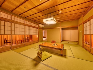 1 bedroom, in-room safe, desk, free WiFi
