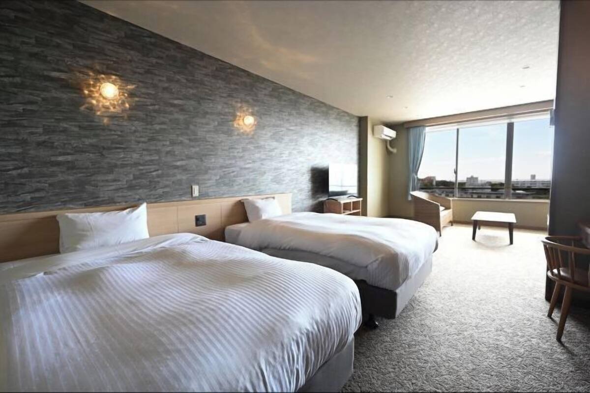 In-room safe, desk, iron/ironing board, free WiFi