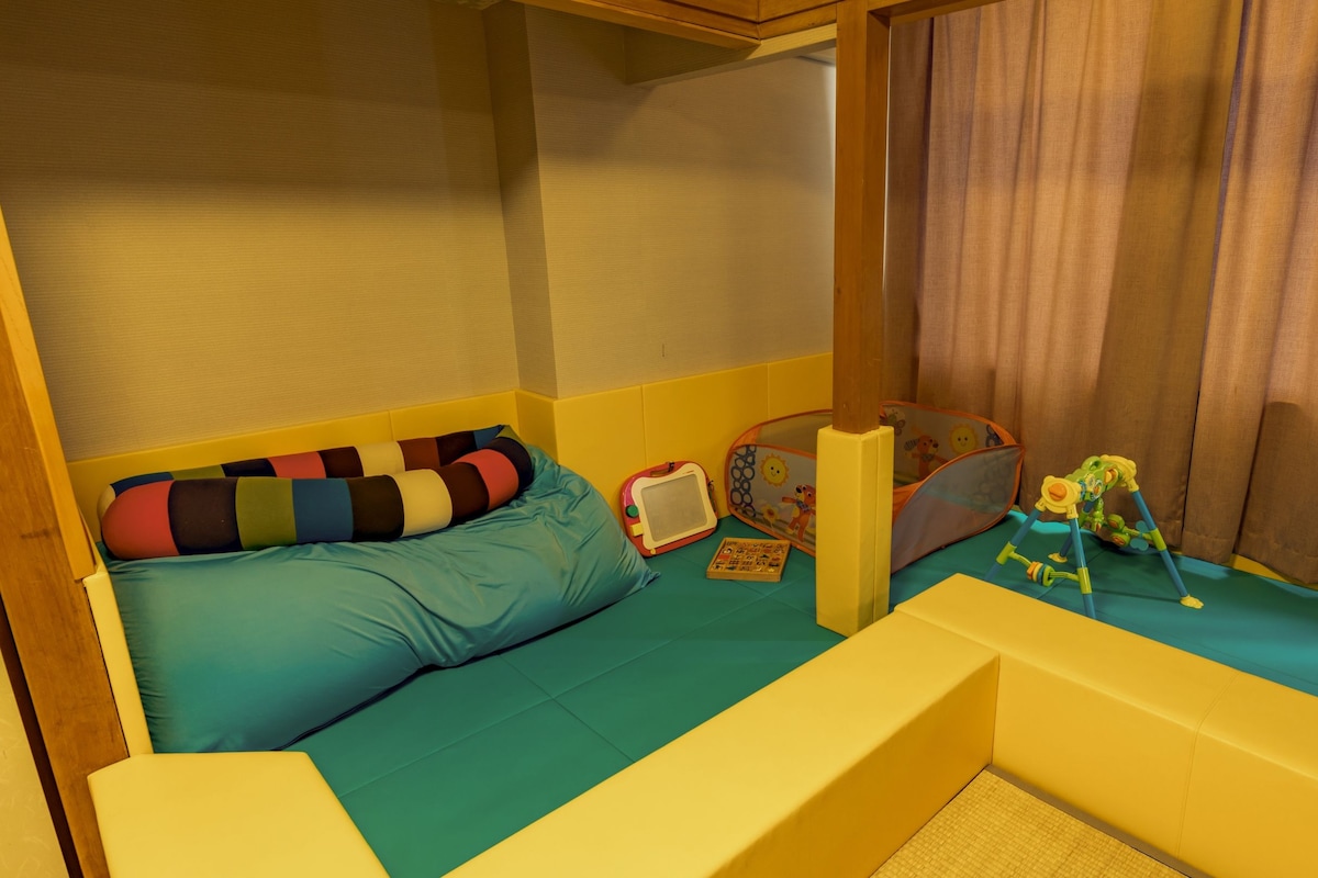 Coffres-forts dans les chambres, bureau, fer et planche à repasser