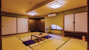 Junior Suite Japanese Western Style Room with Bath, Non-Smoking