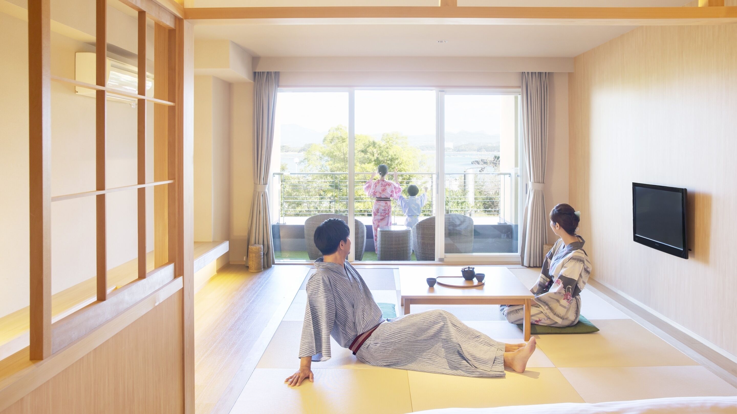 Standard Japanese Western Style Room for 4 people without Bath, Non-Smoking
