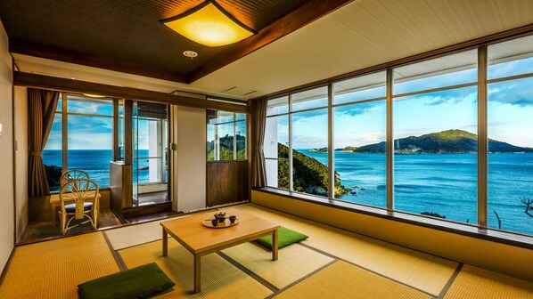 Habitación estándar, para no fumadores (Japanese Style, With Fine-view Bath) | Caja de seguridad en la habitación, escritorio y wifi gratis 