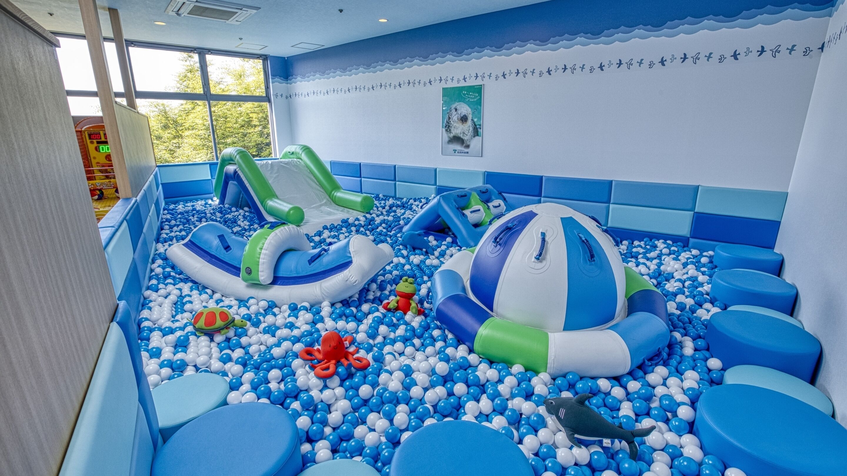 Área de juegos infantiles techada