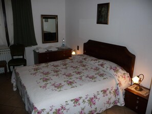 Desk, free cots/infant beds, rollaway beds, free WiFi