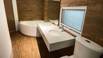 Beautiful Sea View Large Terrace - Quadruple Room | Bathroom | Hair dryer, slippers, towels, shampoo